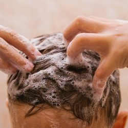 3 melhores shampoos antiqueda de cabelo para homens